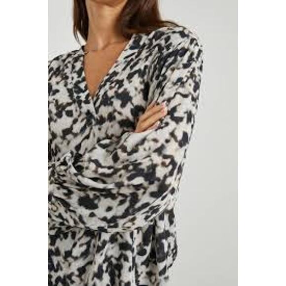 Rails Fable top Blurred Cheetah Size Medium NWOT - Picture 3 of 7